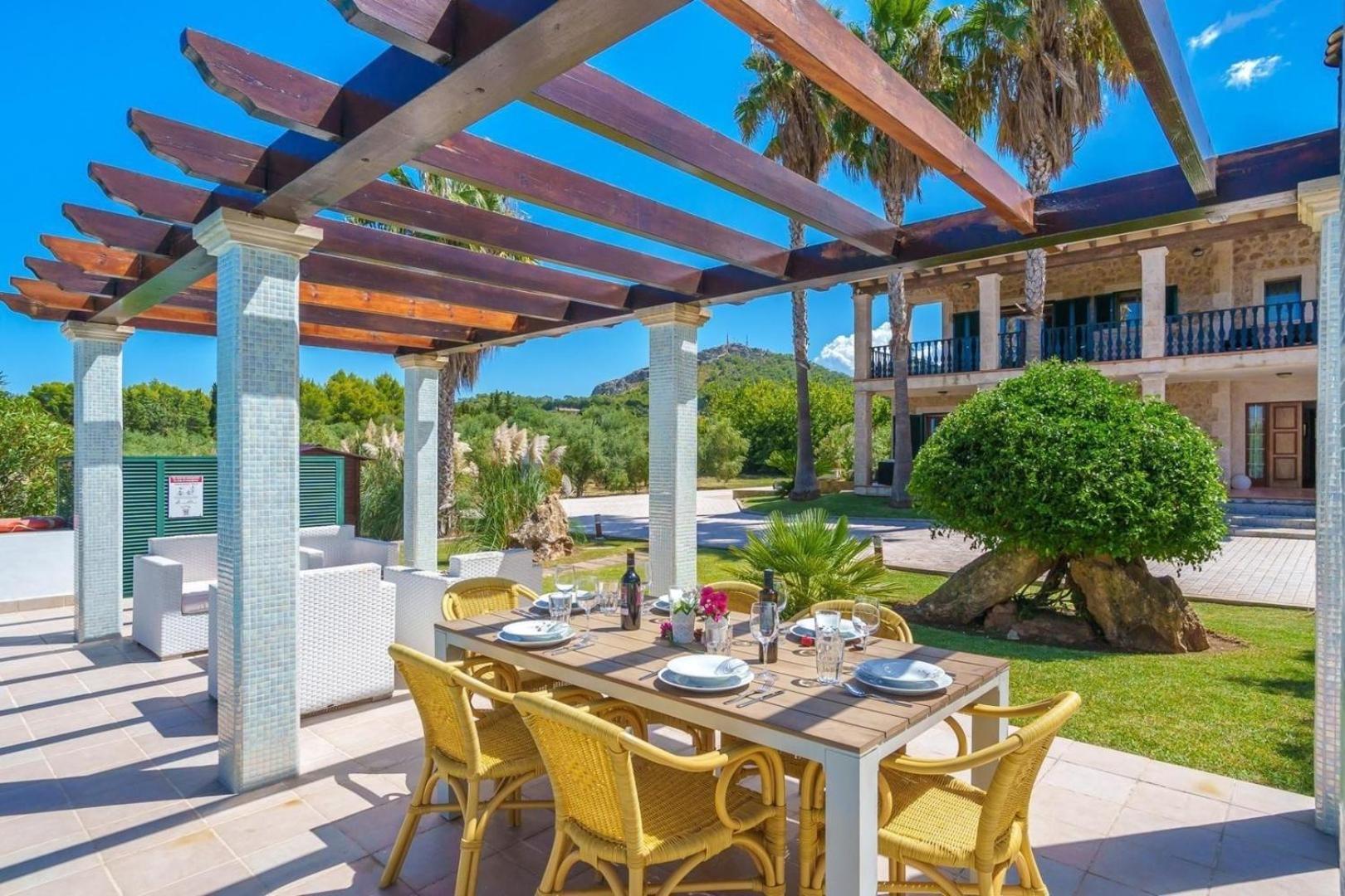 Ferienhaus Schoenes Mit Pool Fuer 10 Personen In Strandnaehe Alcúdia