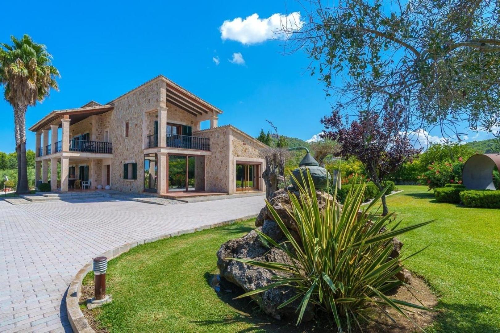 Ferienhaus Schoenes Mit Pool Fuer 10 Personen In Strandnaehe Alcúdia