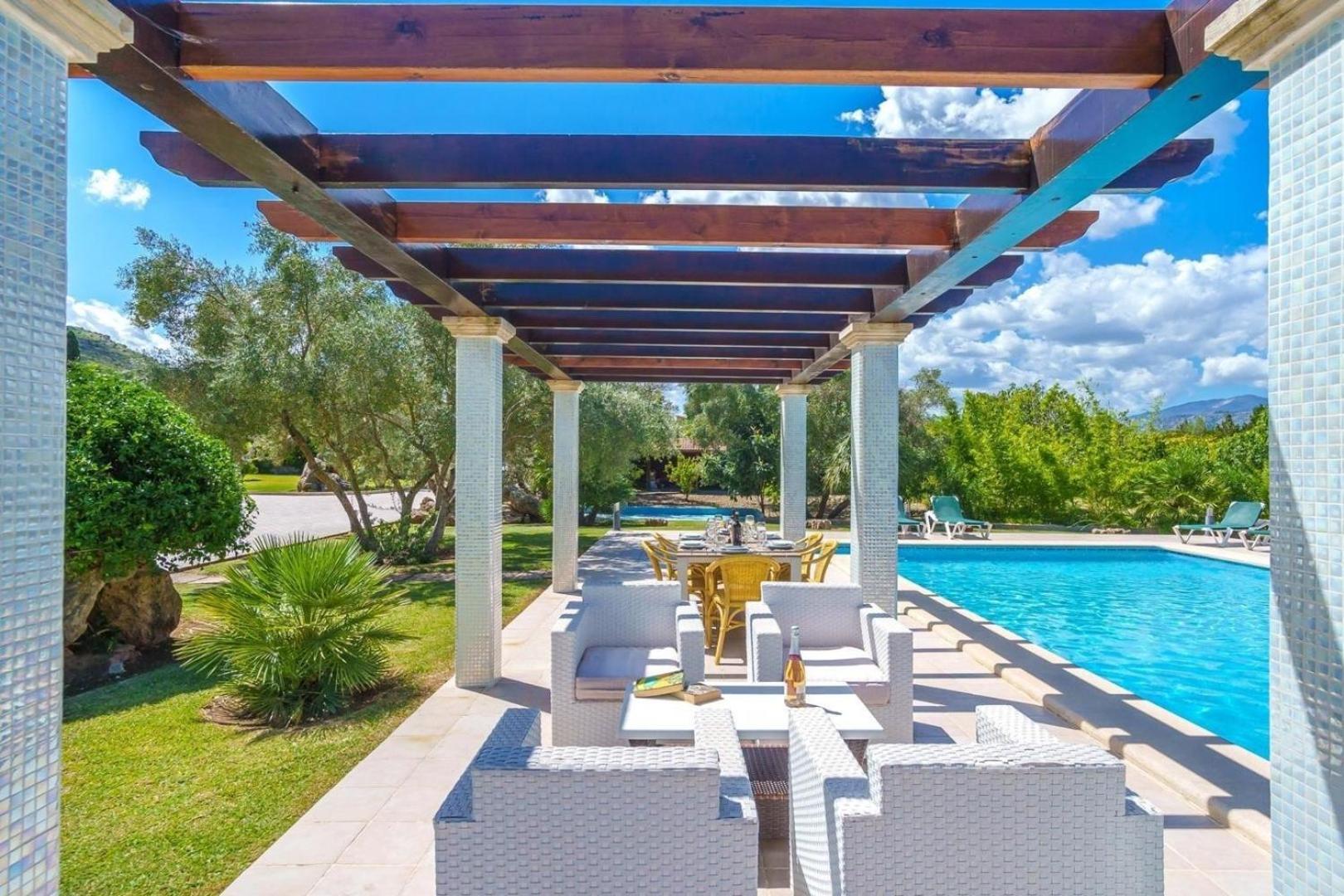 Ferienhaus Schoenes Mit Pool Fuer 10 Personen In Strandnaehe *